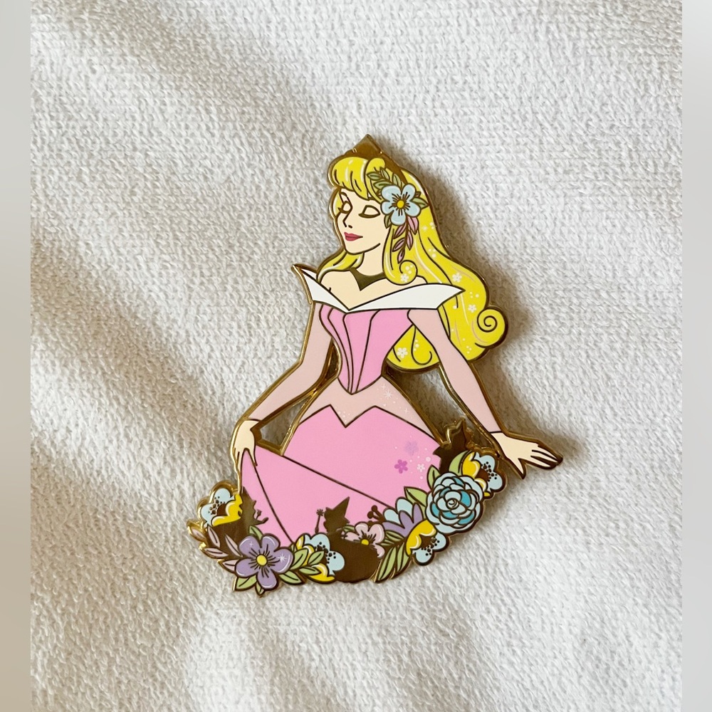 💗SOLD💗Fantasy drem pin Aurora